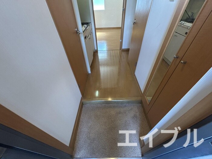 物件内観写真13　(玄関)