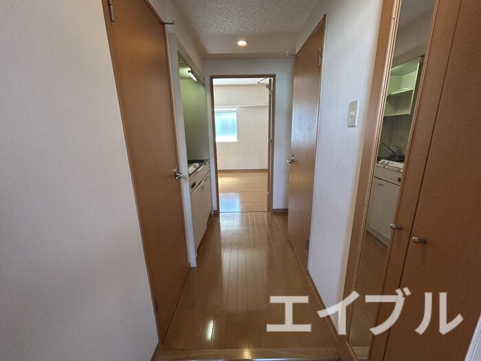 物件内観写真14　(廊下)