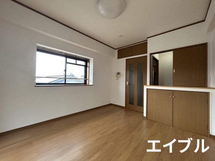 物件内観写真8　(居室)