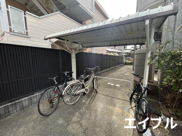 物件外観写真6　(駐輪場)