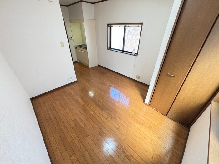 物件内観写真5　(居室)