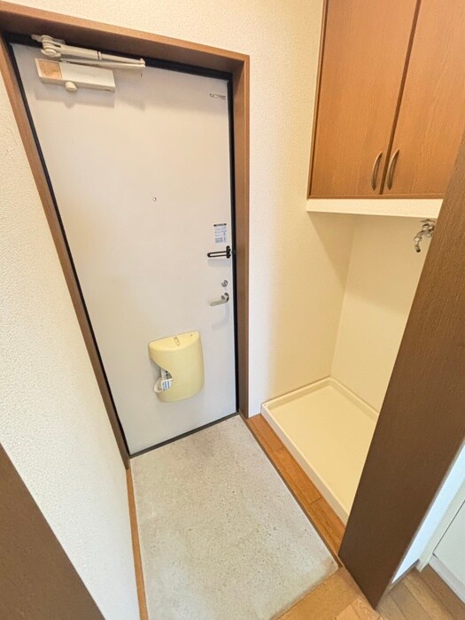 物件内観写真11　(玄関)