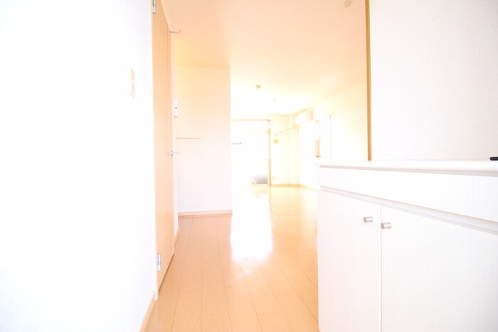 物件内観写真16　(廊下)