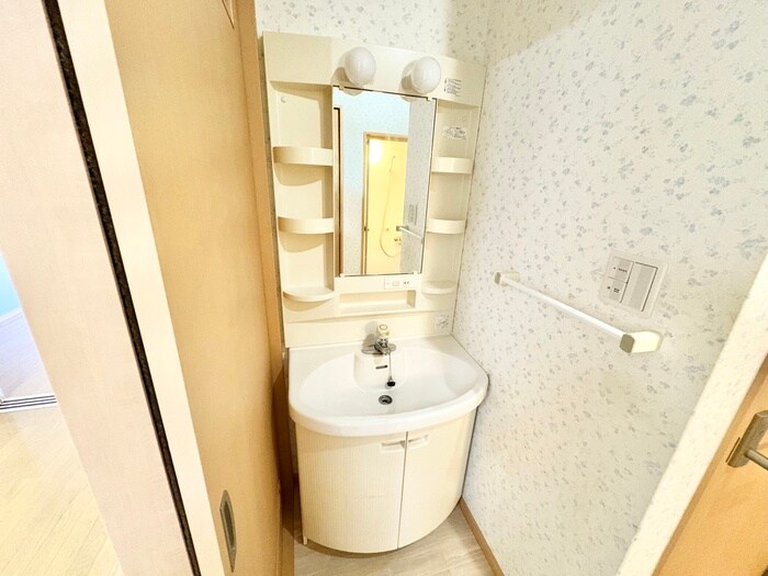 物件内観写真11　(洗面)