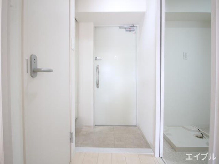 物件内観写真16　(玄関)