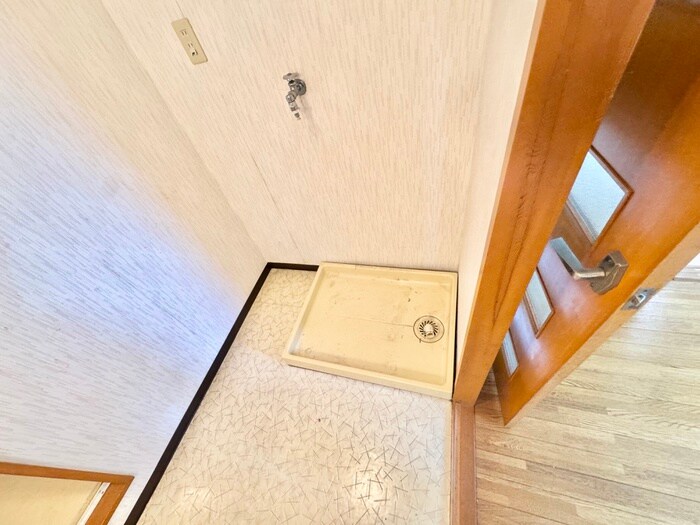 物件内観写真9　(洗濯機置場)