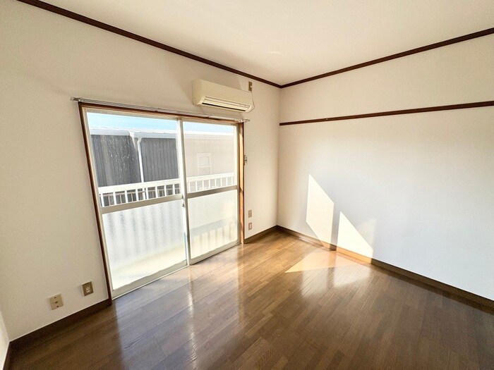 物件内観写真4　(居室)