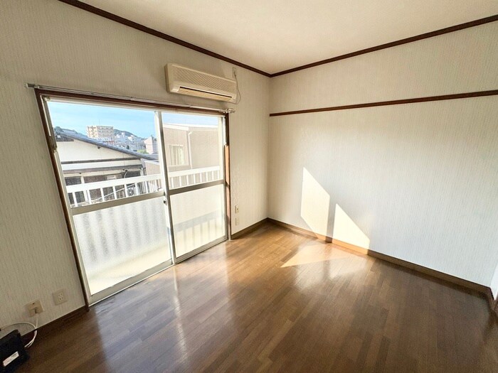 物件内観写真4　(居室)