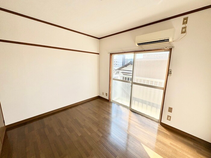 物件内観写真5　(居室)