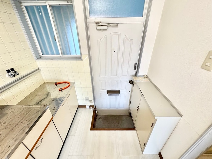 物件内観写真12　(玄関)