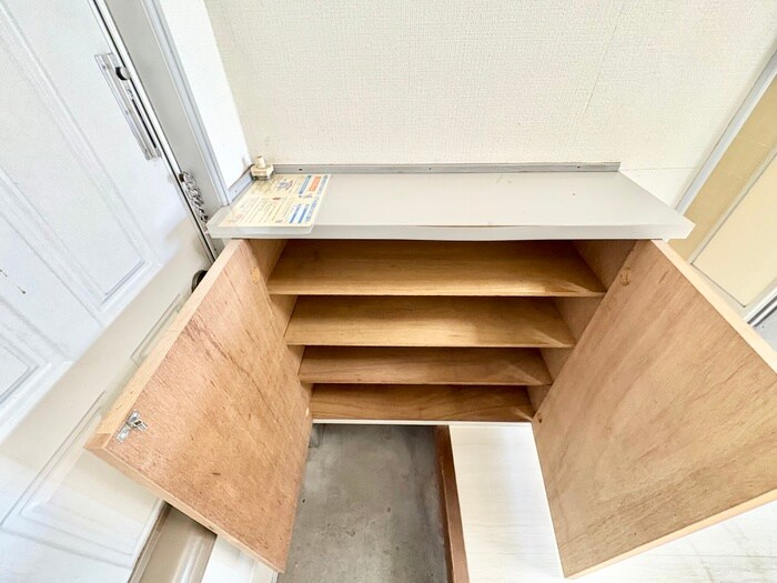 物件内観写真14　(靴箱)