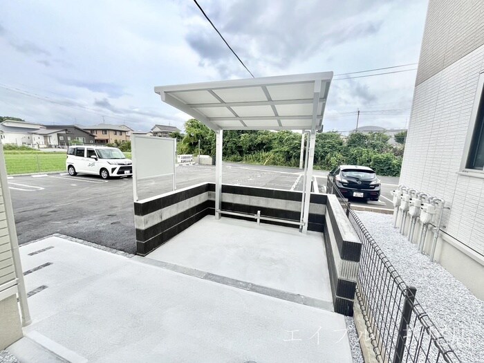 物件外観写真3　(駐輪場)