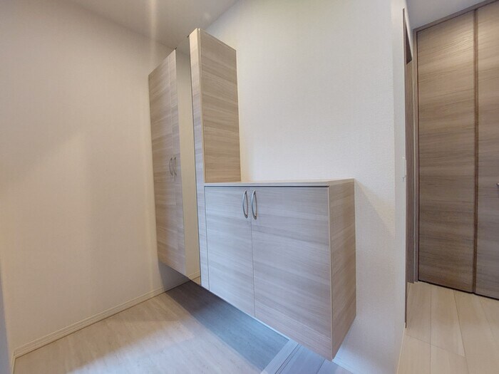 物件内観写真13　(玄関)