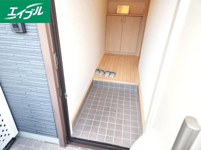 物件内観写真16　(玄関)