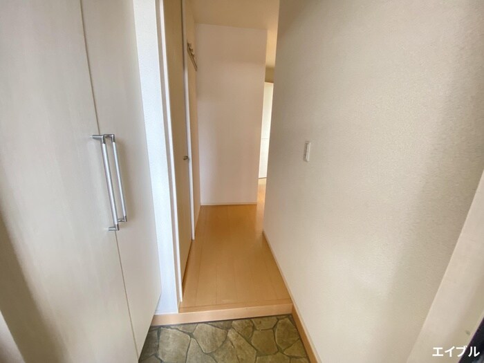 物件内観写真16　(玄関)