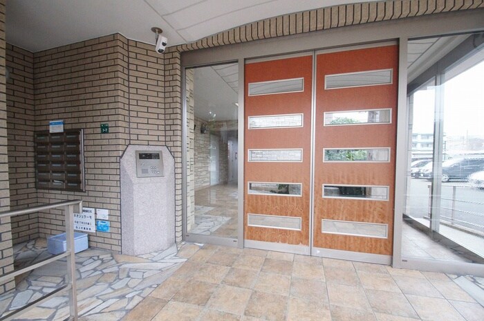 物件外観写真4　(エントランス部分)
