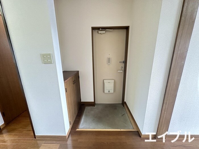 物件内観写真13　(玄関)
