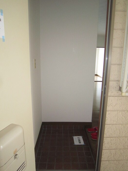 物件内観写真8　(玄関)