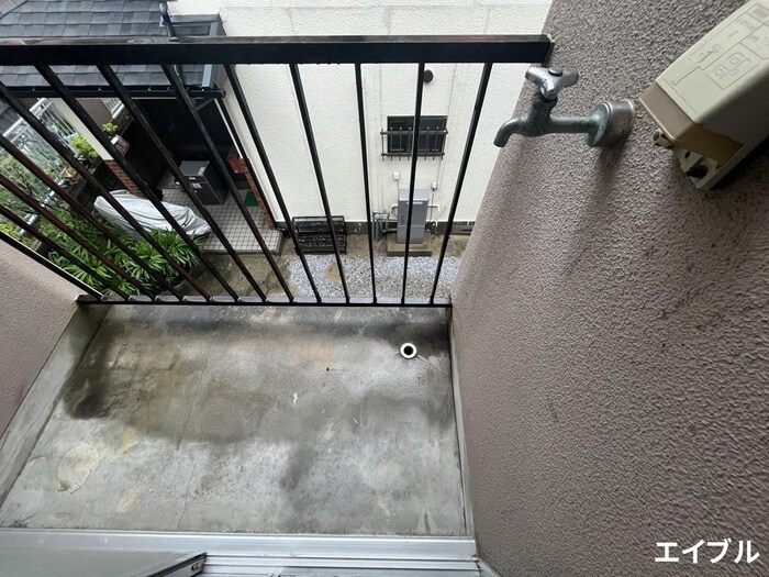 物件内観写真13　(洗濯機置場)