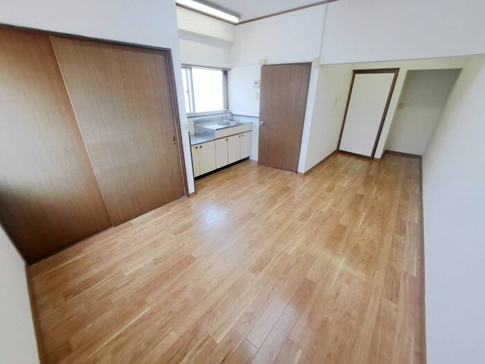 物件内観写真4　(居室)