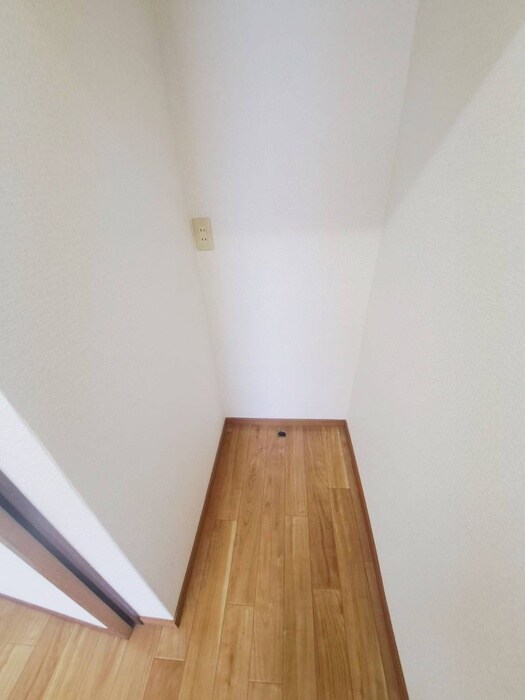 物件内観写真8　(洗濯機置場)