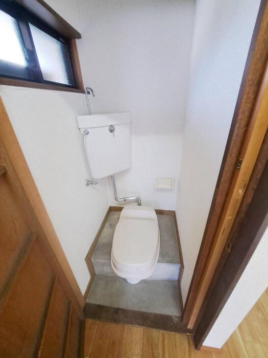 物件内観写真9　(トイレ)