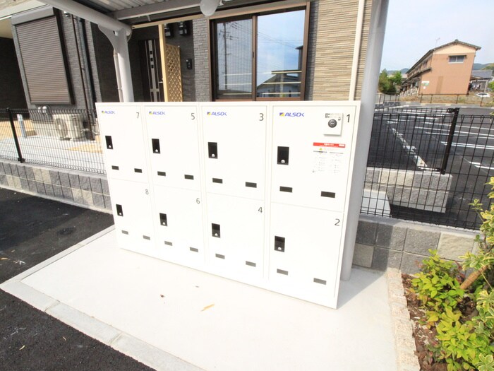 物件外観写真4　(建物設備)