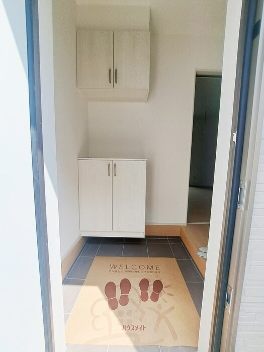 物件内観写真14　(玄関)