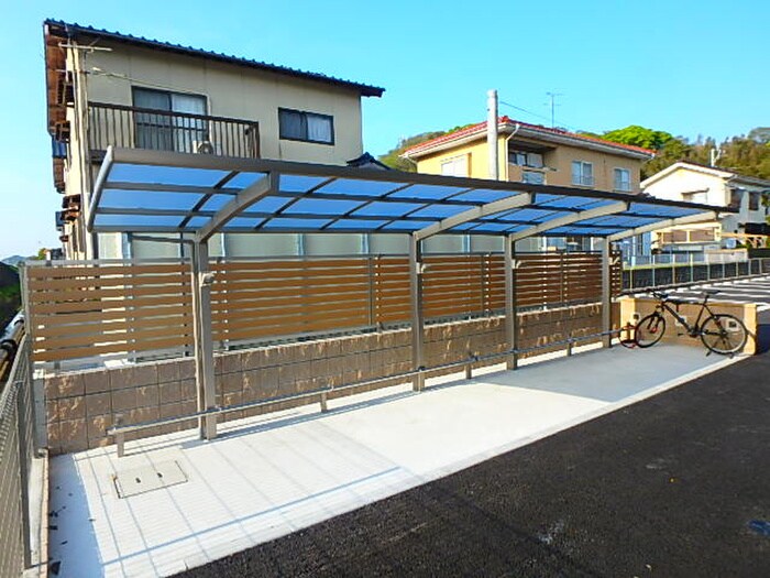 物件外観写真3　(駐輪場)