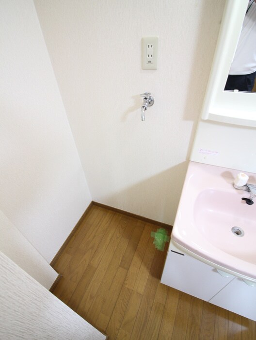 物件内観写真16　(洗濯機置場)