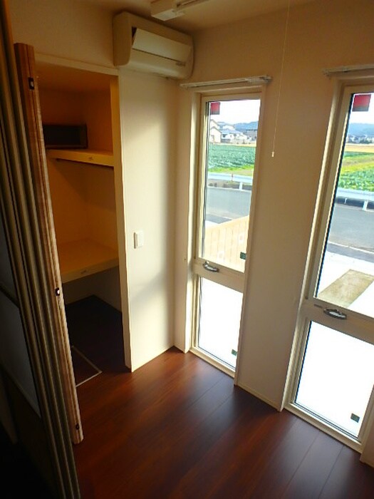 物件内観写真9　(居室)