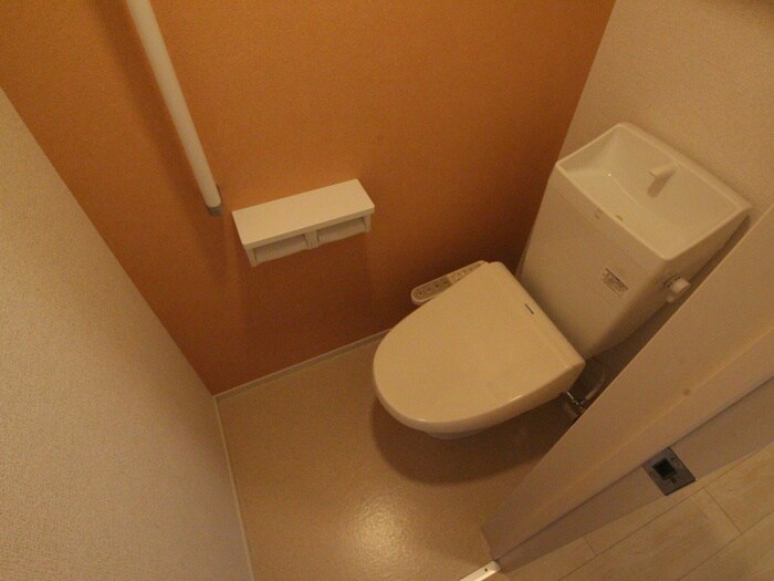 物件内観写真8　(トイレ)