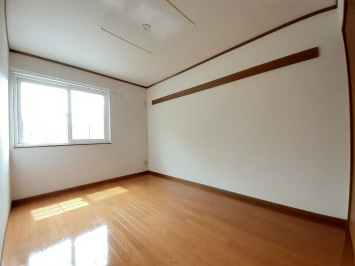 物件内観写真4　(居室)