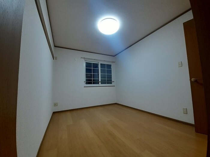 物件内観写真4　(居室)