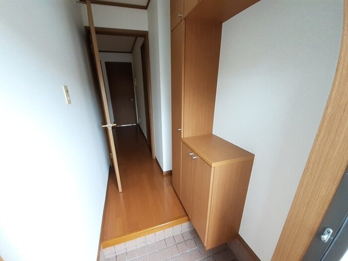 物件内観写真8　(玄関)