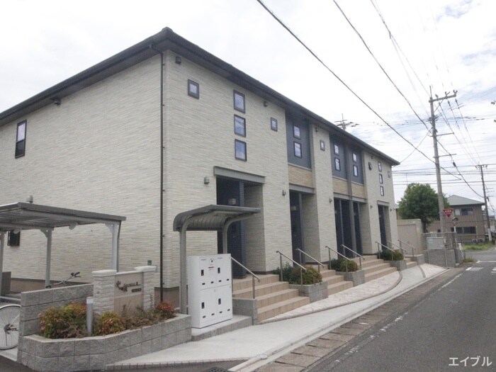 物件外観写真6　(エントランス部分)