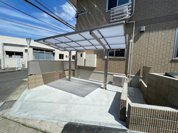 物件外観写真4　(駐輪場)