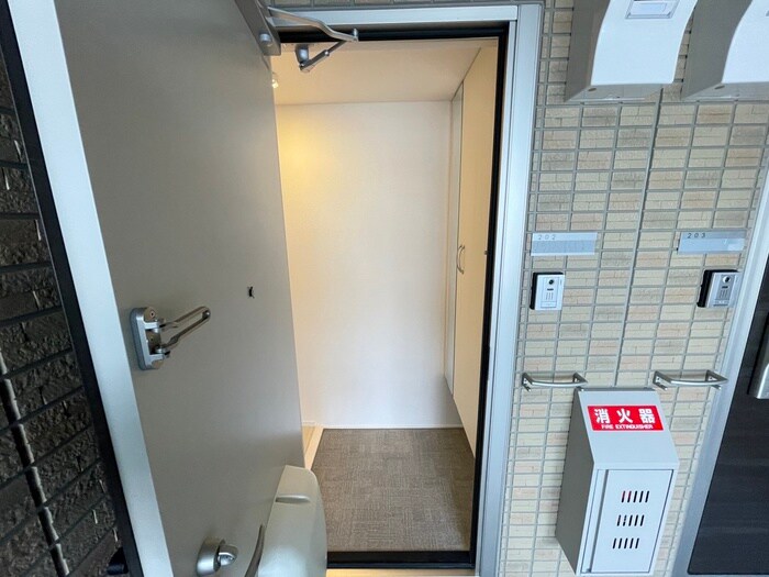 物件内観写真9　(玄関)