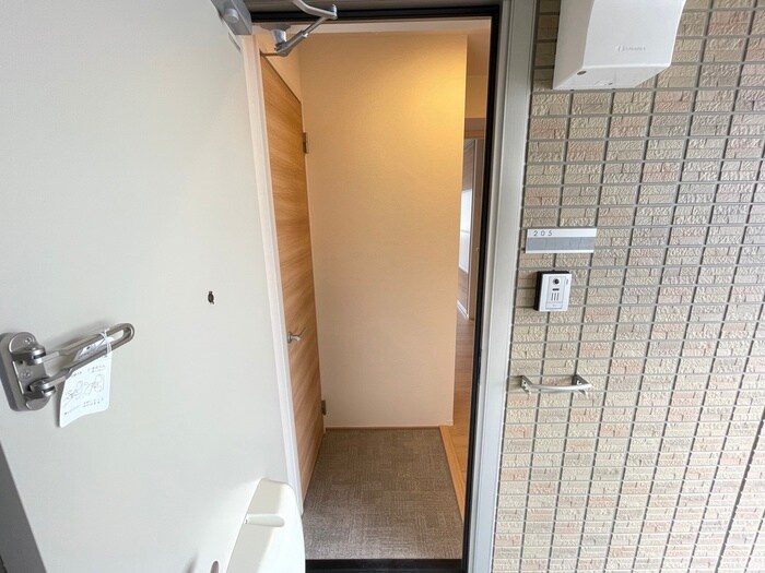 物件内観写真9　(玄関)