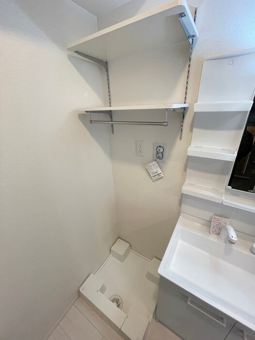 物件内観写真16　(洗濯機置場)