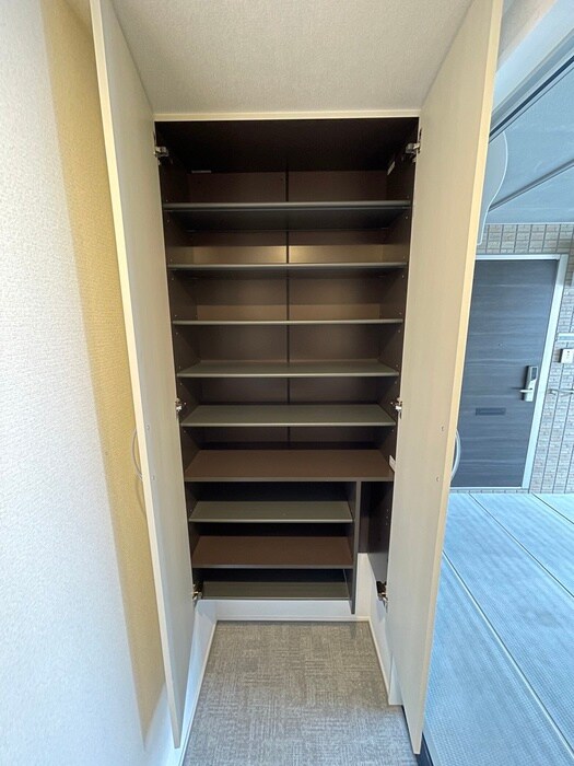 物件内観写真17　(玄関)