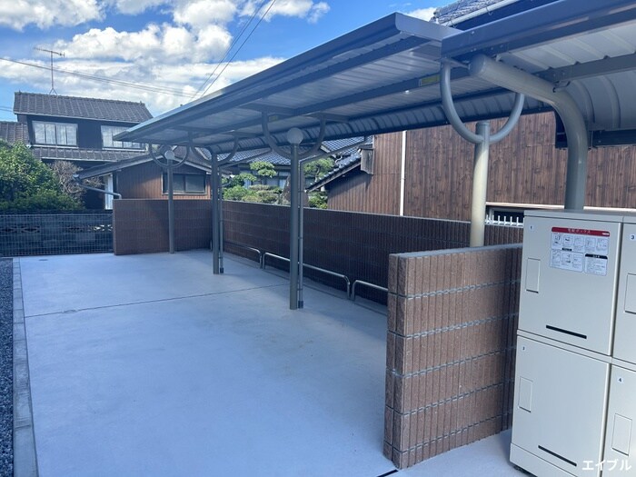 物件外観写真5　(駐輪場)