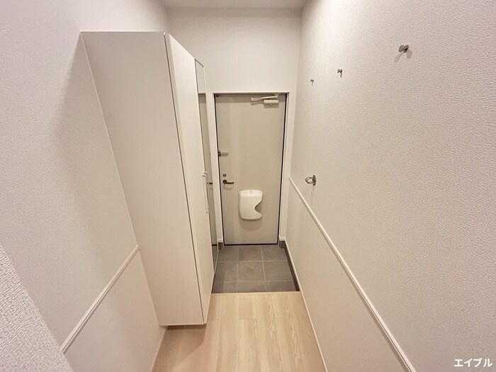 物件内観写真12　(玄関)