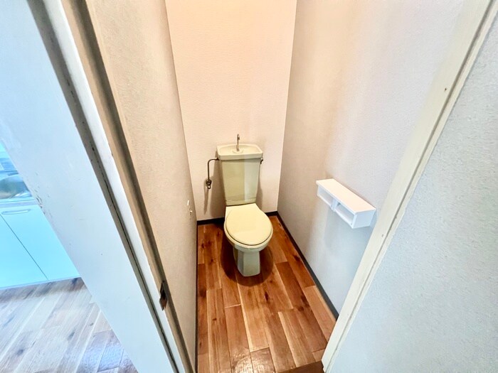 物件内観写真8　(トイレ)