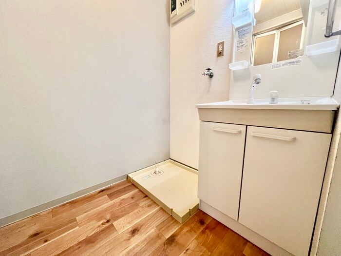 物件内観写真13　(洗濯機置場)