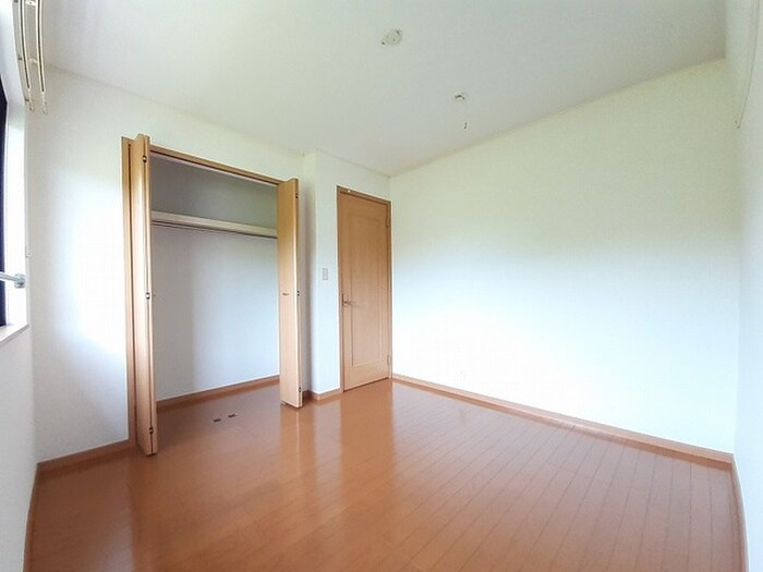 物件内観写真2　(居室)