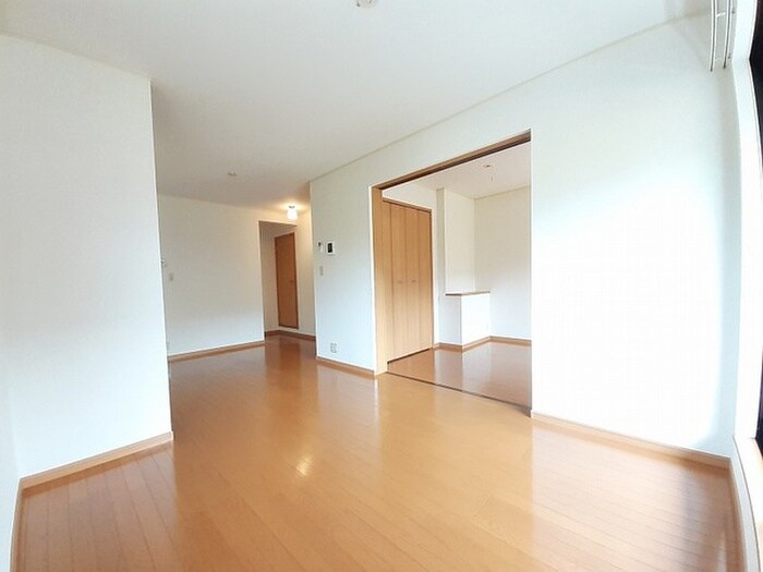 物件内観写真3　(居室)