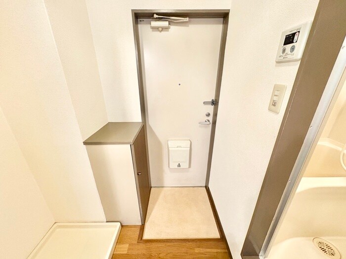 物件内観写真15　(玄関)