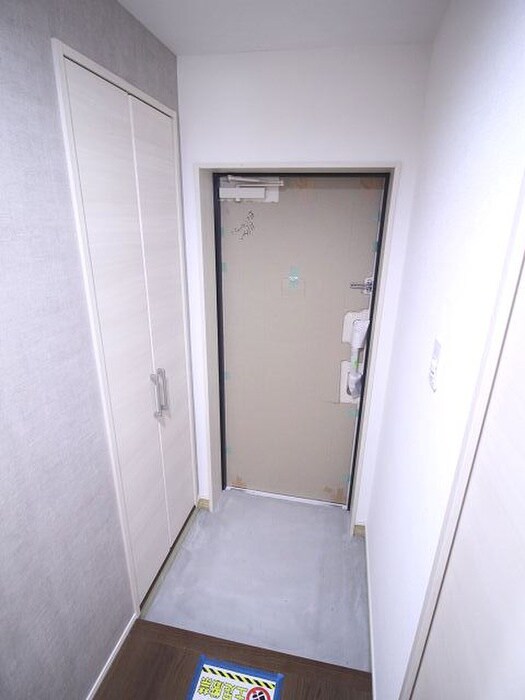 物件内観写真15　(玄関)