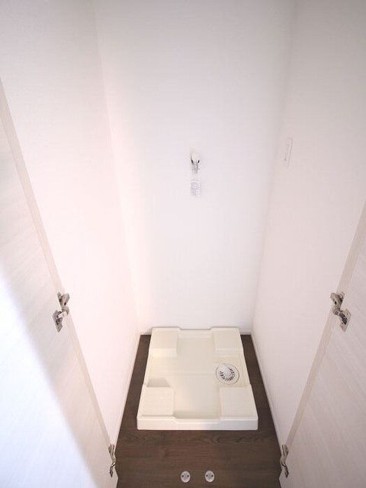 物件内観写真17　(洗濯機置場)